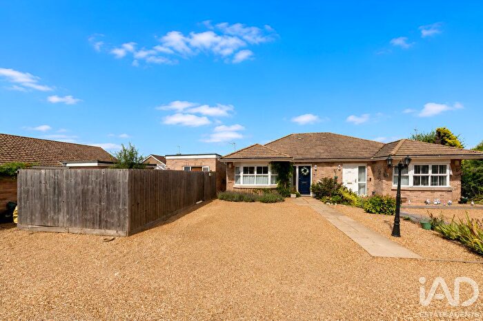4 Bedroom Semi-Detached Bungalow For Sale In Main Street, Witchford, Cambridgeshire, CB6