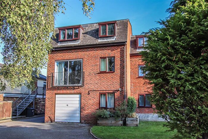 1 Bedroom Flat For Sale In Mansfield Gardens, Hertford, SG14