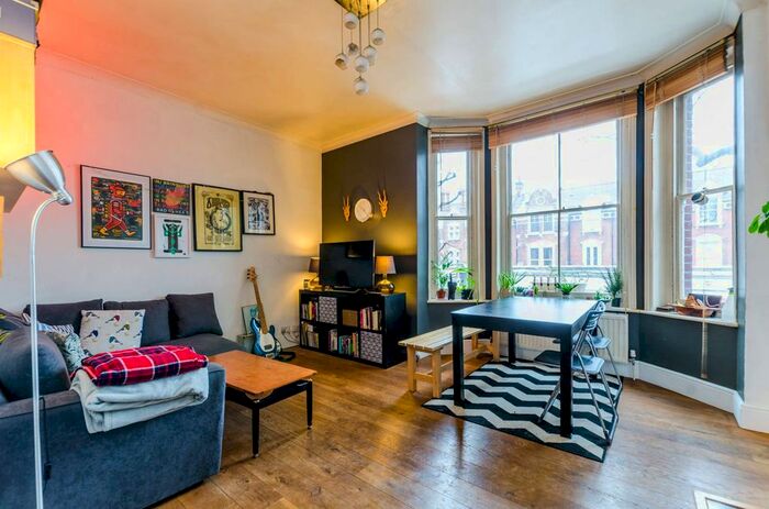2 Bedroom Flat To Rent In Coldharbour Lane, Camberwell, London, SE5