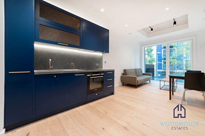 1 Bedroom Flat To Rent In Orchard Place, London, E14
