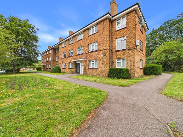2 Bedroom Flat For Sale In Sencler House, Woolwich Road, London, London, SE2