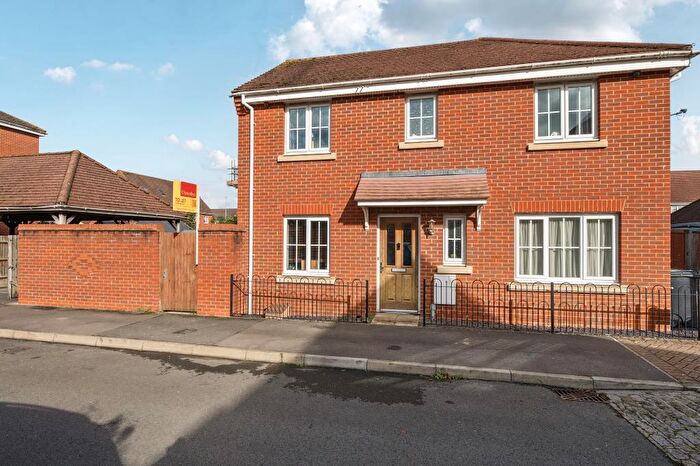3 Bedroom Semi Detached House To Rent In Thatcham, Berkshire, RG19