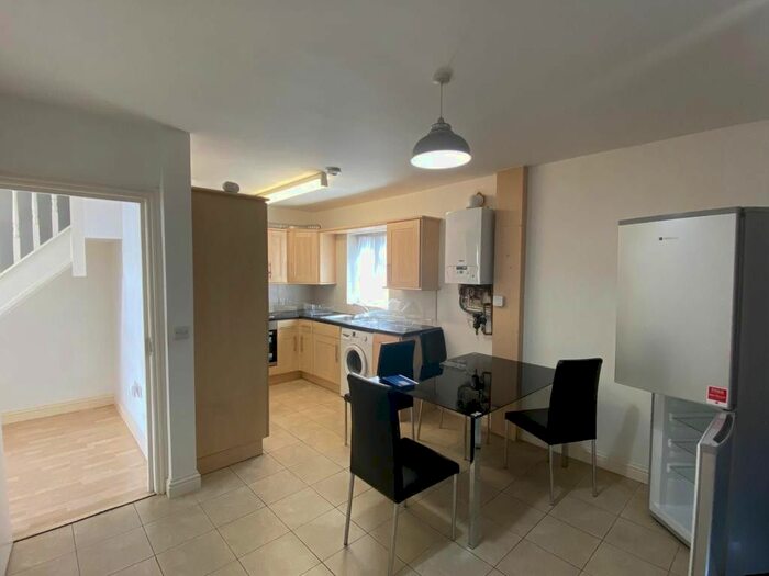 3 Bedroom End Of Terrace House To Rent In Central Road, Wembley, Greater London, HA0