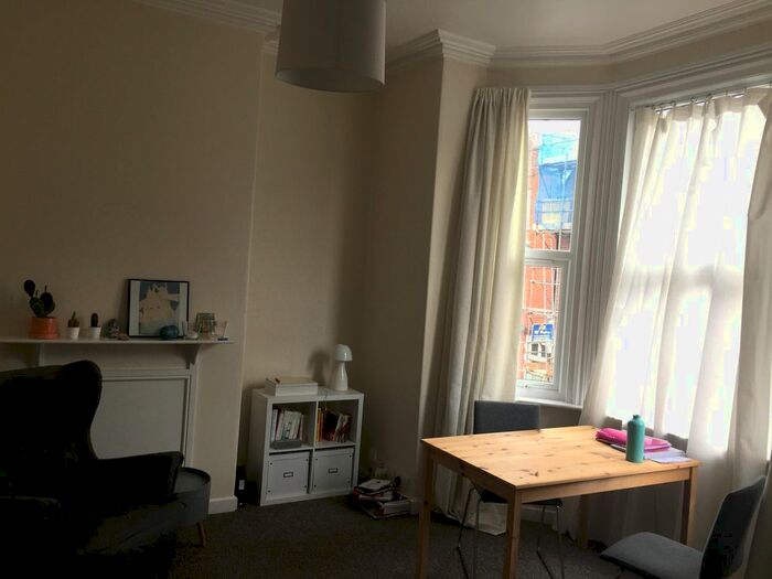 1 Bedroom Flat To Rent In Haldon Road, Exeter, EX4