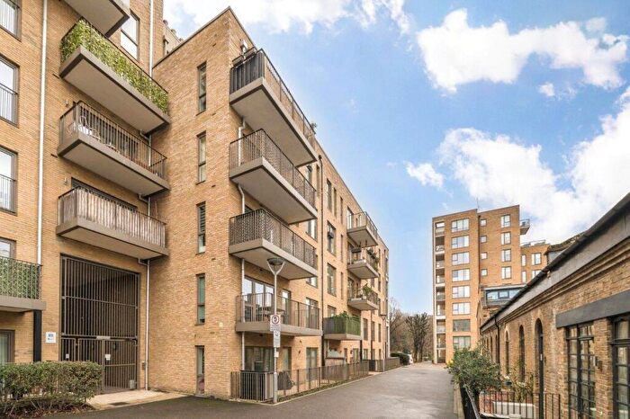 1 Bedroom Flat For Sale In Longbow Apartments, St. Clements Avenue, Bow, London, E3