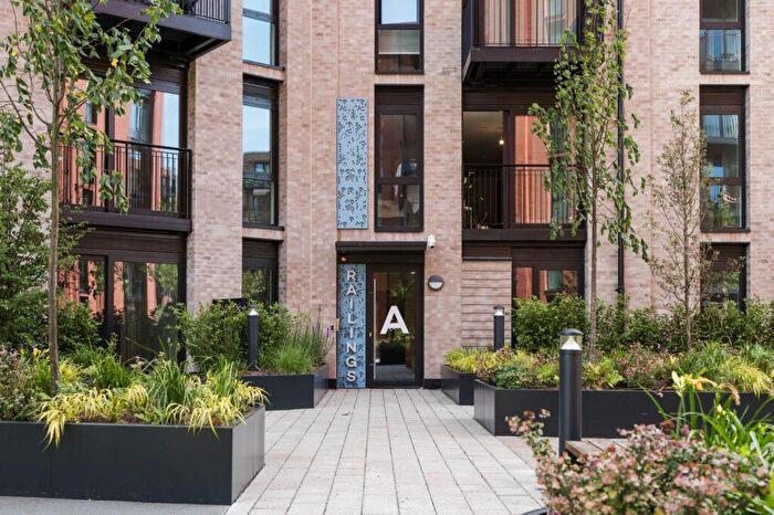 2 Bedroom Apartment To Rent In The Railings, Middlewood Locks, M5