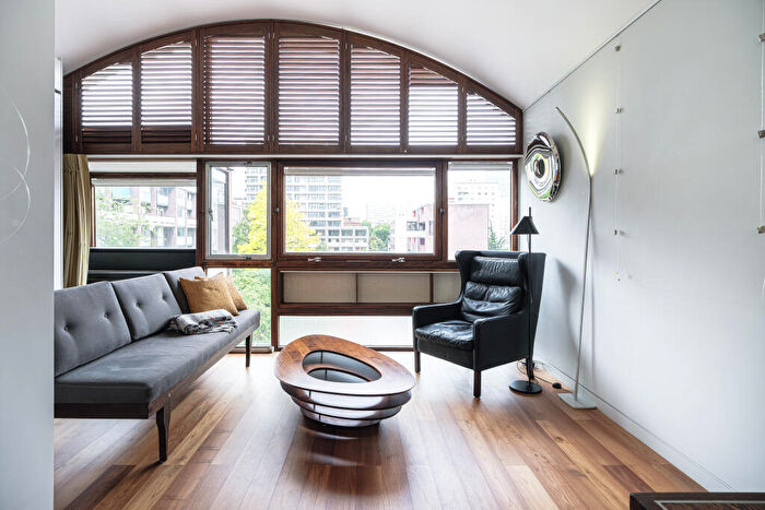 1 Bedroom Apartment To Rent In Crescent House, Golden Lane Estate, EC1Y