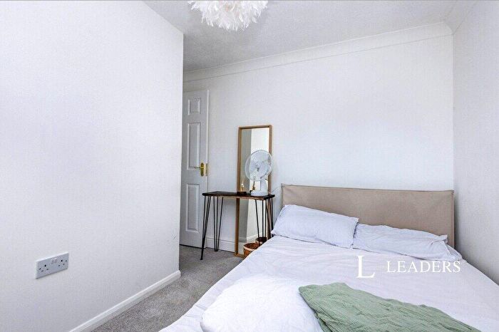 1 Bedroom Semi-Detached House To Rent In Homestall, GU2