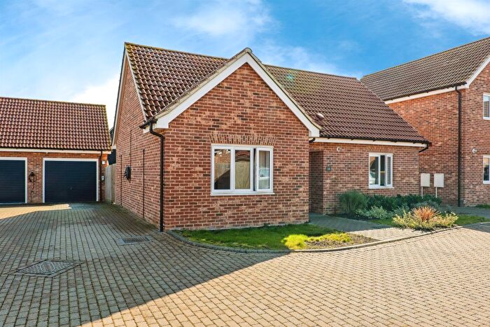 2 Bedroom Detached Bungalow For Sale In Webb Close, Hardwick, Cambridge, CB23