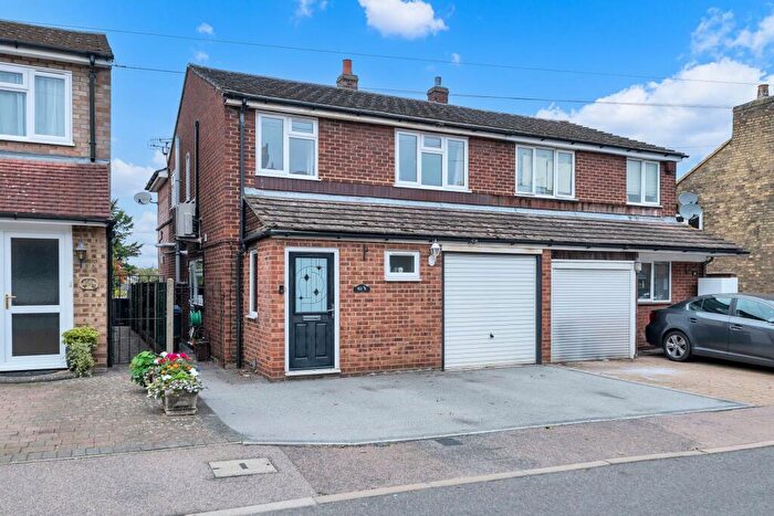 4 Bedroom Semi-Detached House For Sale In Musley Hill, Ware, SG12