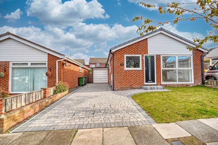 3 Bedroom Detached Bungalow For Sale In Longwood Close, Sunniside, NE16
