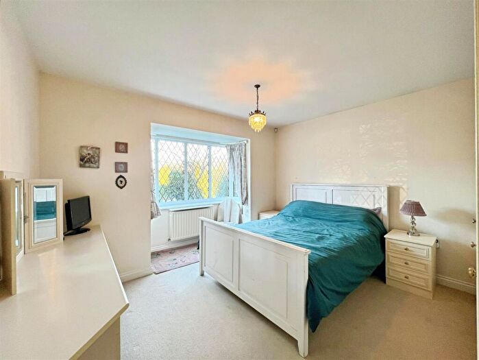 2 Bedroom Detached Bungalow For Sale In Park Lane, Knypersley, Stoke-On-Trent, ST8