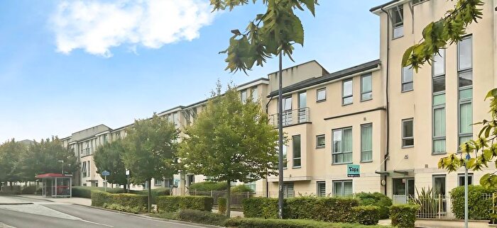2 Bedroom Flat For Sale In Springhead Parkway, Gravesend, DA11