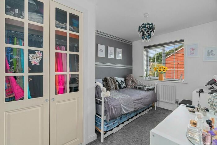 3 Bedroom Terraced House For Sale In Thyme Avenue, Whiteley, PO15