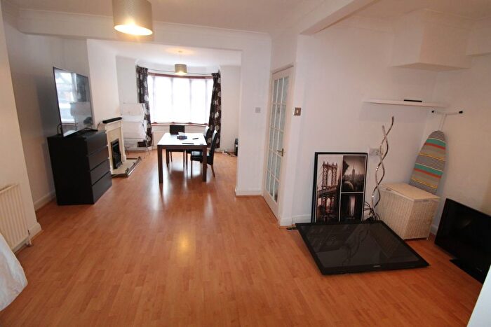 3 Bedroom Semi-Detached House To Rent In Bishop Ken Road, Harrow, HA3