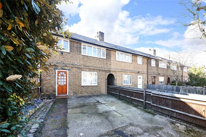 3 Bedroom Terraced House For Sale In Mallory Close, Brockley, SE4