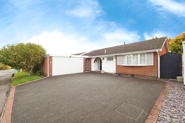 3 Bedroom Detached Bungalow For Sale In Loudoun Place, Castle Donington, Derby, DE74