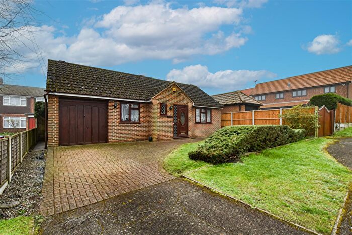 3 Bedroom Detached Bungalow For Sale In Glen Hazel, Hook End, Brentwood, CM15