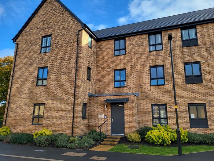 2 Bedroom Flat To Rent In Chaddington Strand, Swindon, SN1