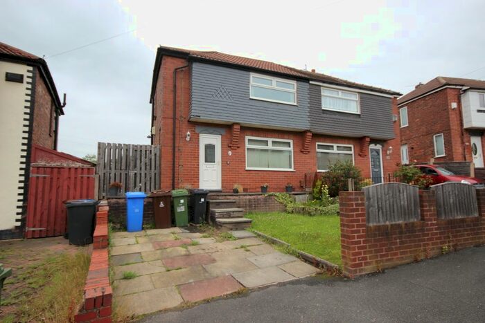 2 Bedroom Semi-Detached House To Rent In Greenside Lane, Droylsden, M43