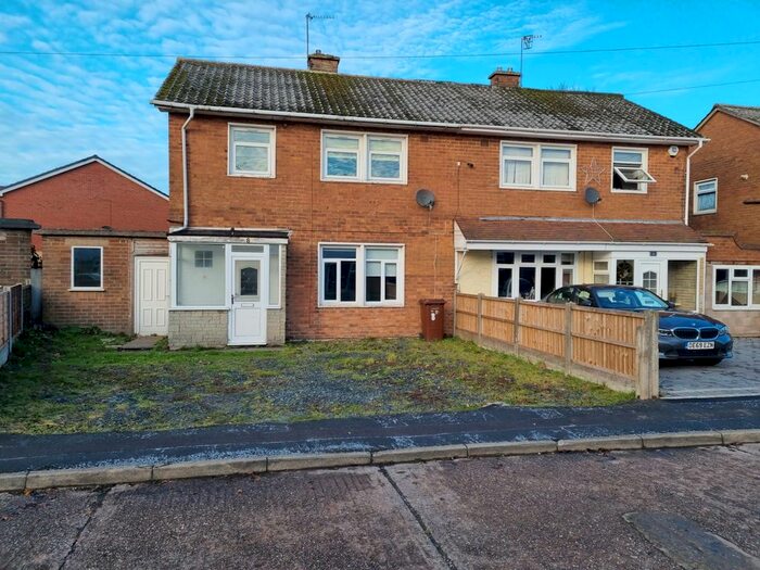 3 Bedroom Semi-Detached House To Rent In Mulberry Close, Walsall, WS3