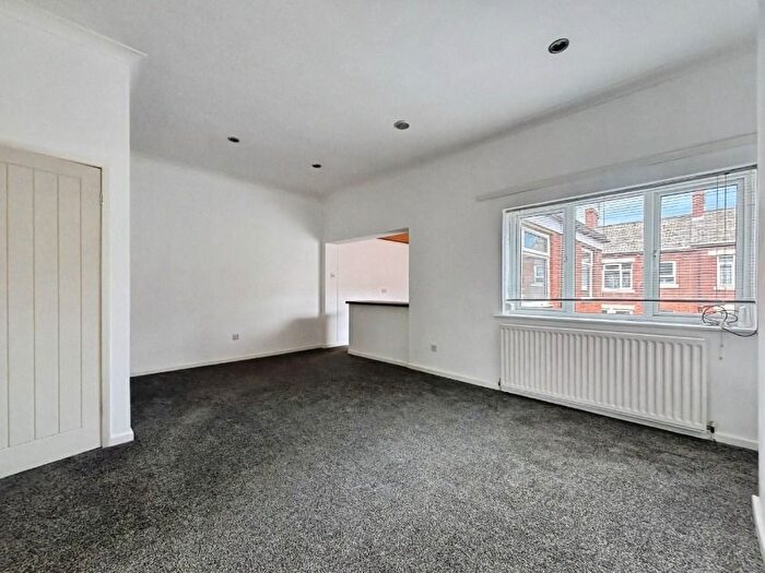 3 Bedroom Maisonette To Rent In Bewick Street, South Shields, Tyne And Wear, NE33