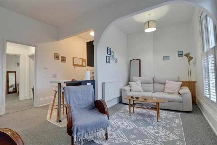 1 Bedroom Flat For Sale In Elm Grove, Southsea, PO5