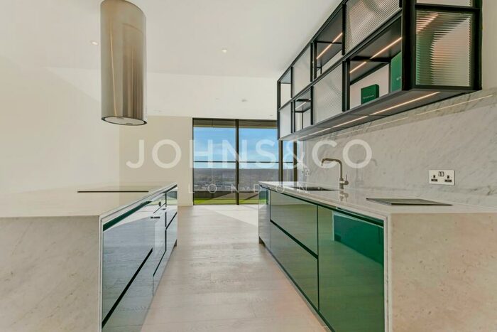 2 Bedroom Apartment To Rent In Hobart Building, Wardian, Canary Wharf, E14