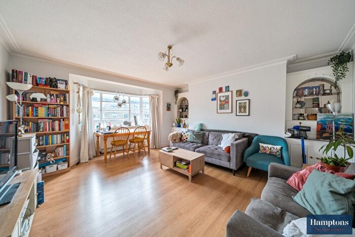 3 Bedroom Flat To Rent In Streatham High Road, London, SW16