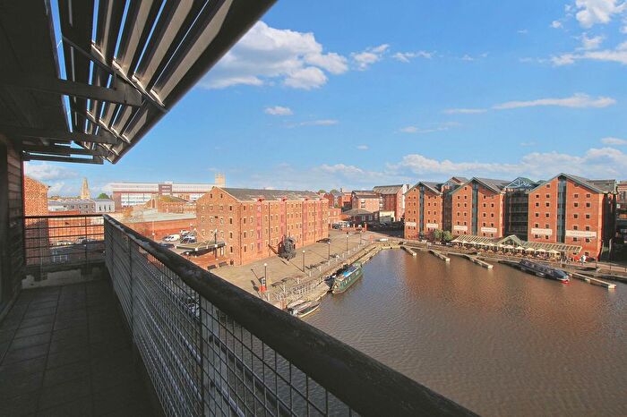 2 Bedroom Flat To Rent In Severn Road, North Point, GL1