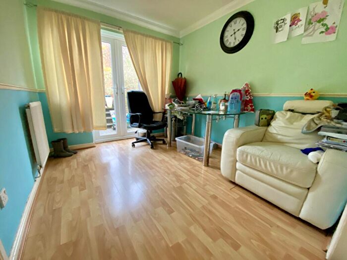 4 Bedroom Detached House For Sale In Beverley Way, Peterlee, Durham, SR8