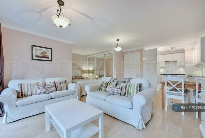 Studio To Rent In George Leybourne House, London, E1