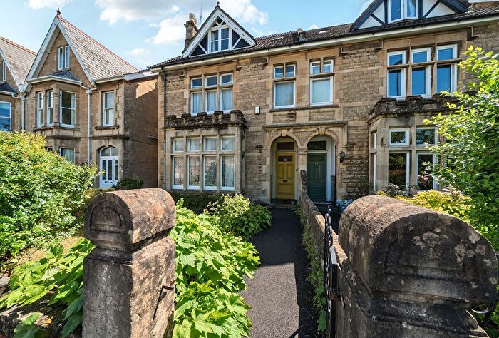 4 Bedroom Semi Detached House For Sale In Wellsway, Bath, Somerset, BA2