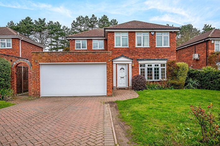 4 Bedroom Detached House For Sale In Radnor Close, Chislehurst, BR7