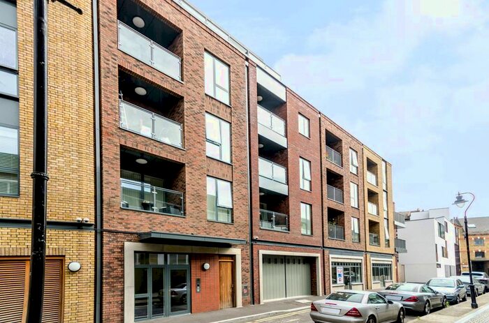 1 Bedroom Flat To Rent In Lamb Walk, Southwark, London, SE1