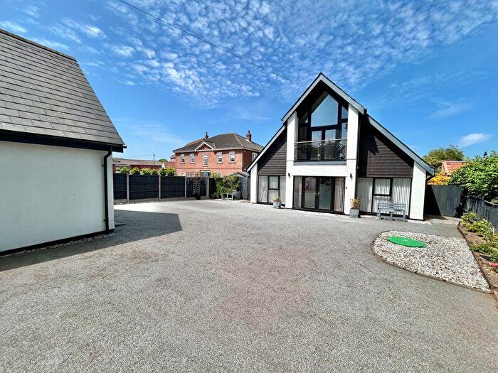 5 Bedroom Detached House For Sale In High Road, Burgh Castle, Great Yarmouth, NR31