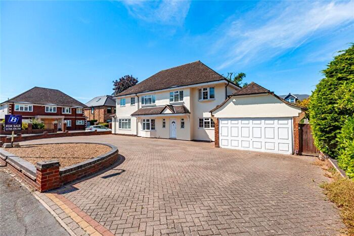 6 Bedroom Detached House For Sale In Dalewood Close, Emerson Park, RM11