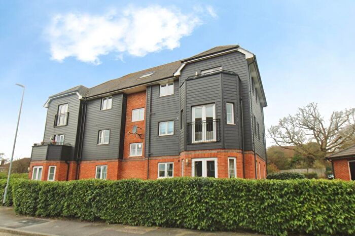 1 Bedroom Flat For Sale In Applin Road, Bishopdown, SP1