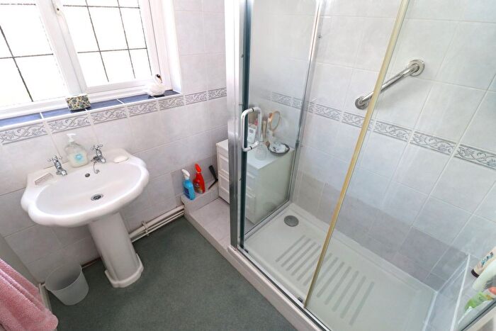 2 Bedroom Flat For Sale In Cooden Drive, Bexhill On Sea, TN39