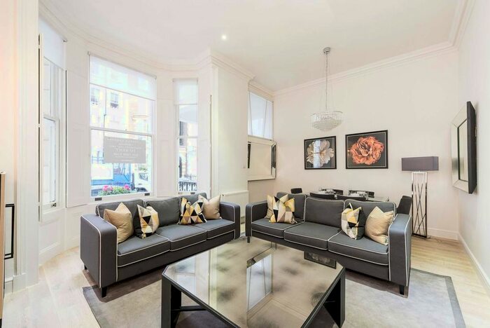 4 Bedroom Flat To Rent In Lexham Gardens, London W8