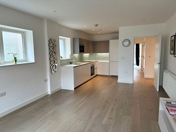 1 Bedroom Flat To Rent In Wilkinson Close, London, NW2