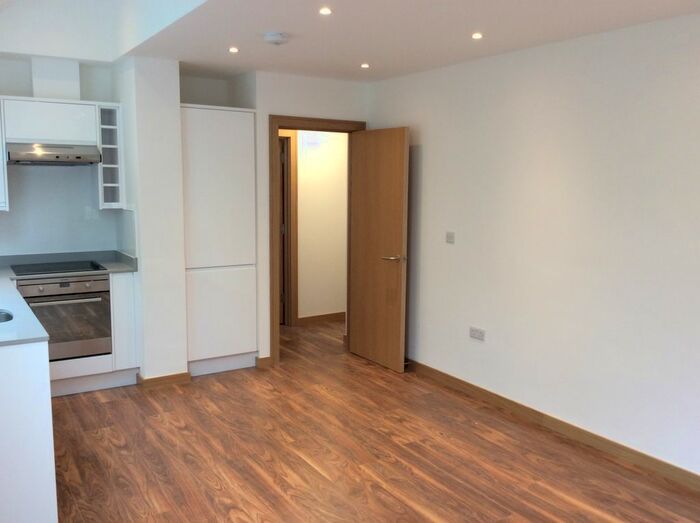 1 Bedroom Flat To Rent In Hornsey Road, Islington, Holloway, Noth London, N7