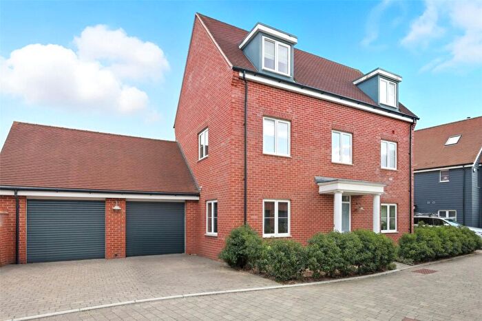 4 Bedroom Detached House For Sale In Robert Finch Crescent, Springfield, Chelmsford, Essex, CM1
