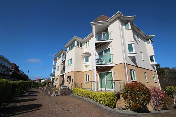 2 Bedroom Apartment For Sale In Studland Road, Bournemouth, BH4