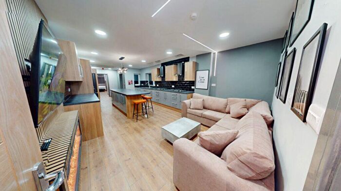 6 Bedroom House To Rent In Dawlish Road, Selly Oak, Birmingham, B29