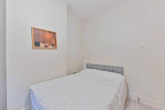 3 Bedroom Maisonette For Sale In Portland Road, South Norwood, London, SE25