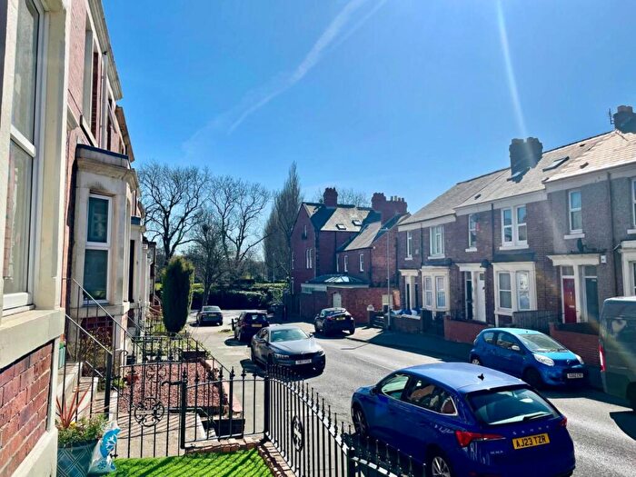 3 Bedroom Flat To Rent In Windsor Avenue, Gateshead, NE8