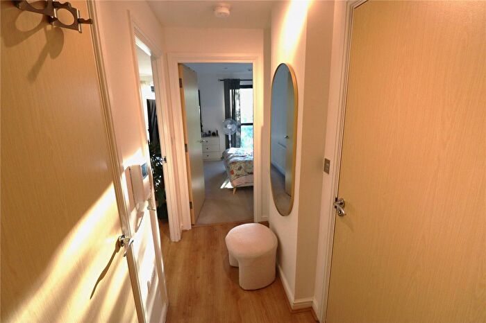 1 Bedroom Flat To Rent In Warneford Court, London, NW9