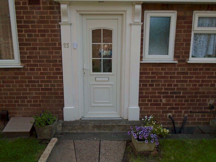 3 Bedroom House To Rent In West Drive, B5