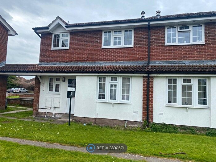 2 Bedroom Terraced House To Rent In Grebe Court, Bridgwater, TA6